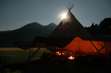 Barbecue und Übernachten im Tipi